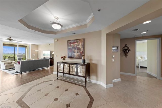 445 Cove Tower DR # 702, Naples, FL 34110
