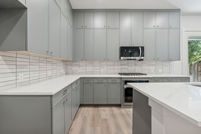 126 Bridgewater Way 38, Hickory Creek, TX 75065
