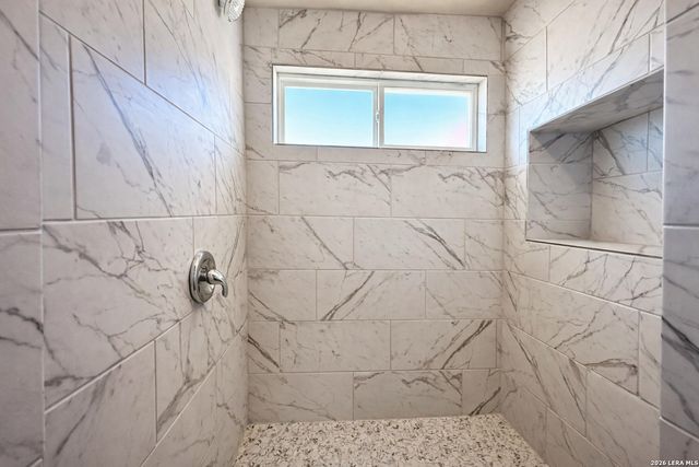 618 Cr 124, Floresville, TX 78114