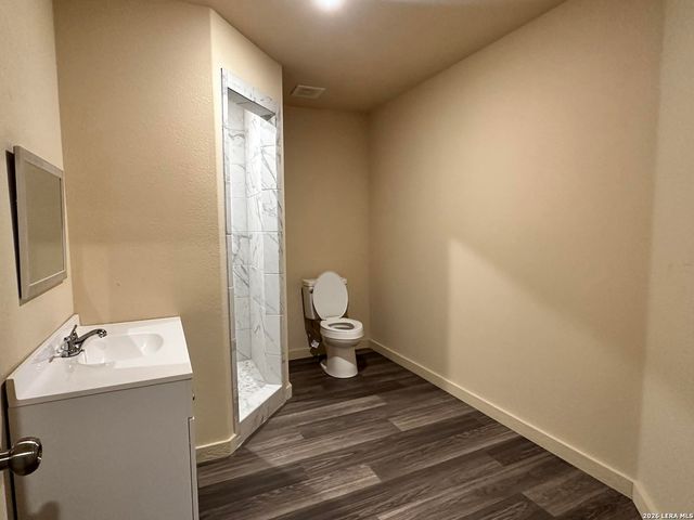 618 Cr 124, Floresville, TX 78114