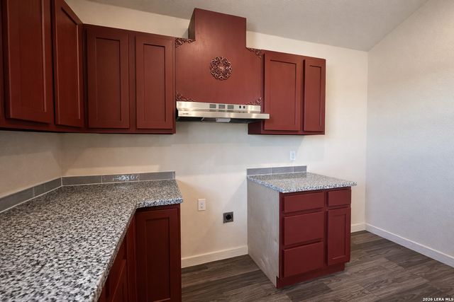 618 Cr 124, Floresville, TX 78114