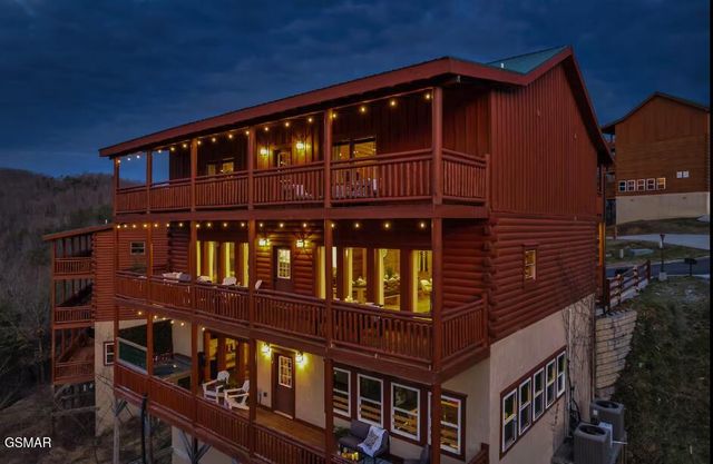 3328 Smoky Ridge Way, Sevierville, TN 37862