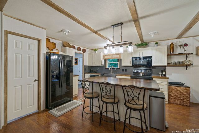 589 PR 1507, Bandera, TX 78003