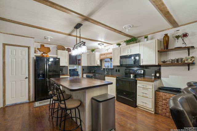 589 PR 1507, Bandera, TX 78003