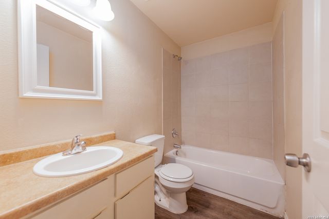 7668 Oak Chase, San Antonio, TX 78239