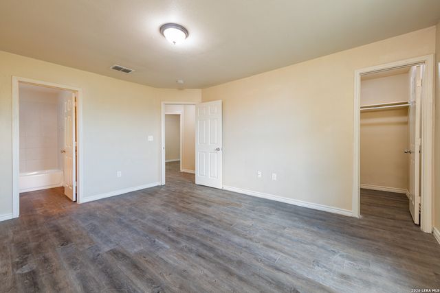 7668 Oak Chase, San Antonio, TX 78239