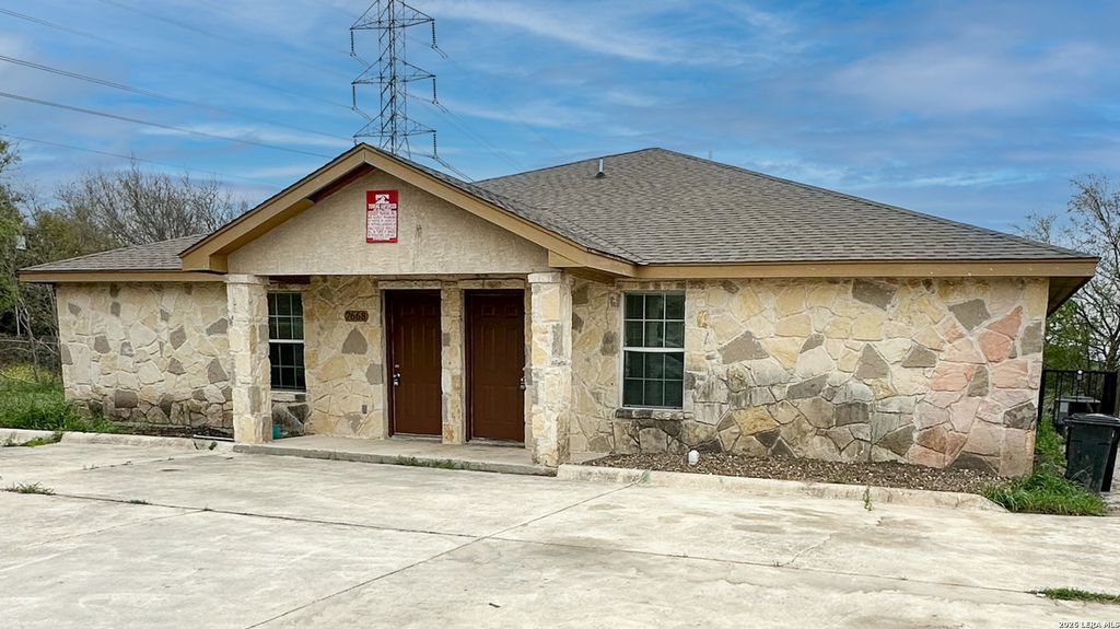 7668 Oak Chase, San Antonio, TX 78239