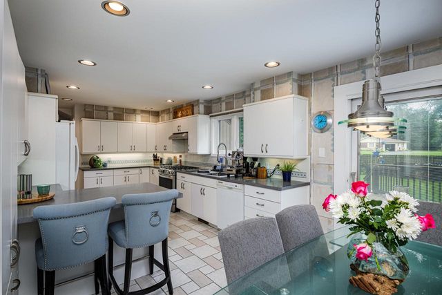 10821 88th STREET, Pleasant Prairie, WI 53158