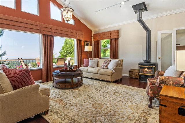 1016 Buckthorn Dr, Murphys, CA 95247