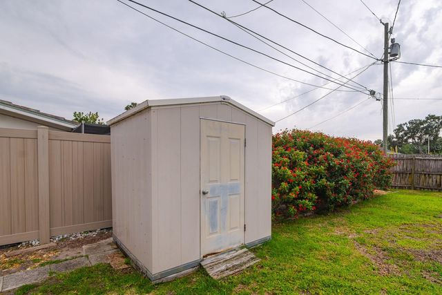 1825 YALE DRIVE, Clearwater, FL 33765