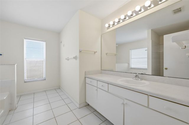 230 INDIAN POINT CIRCLE, Kissimmee, FL 34746