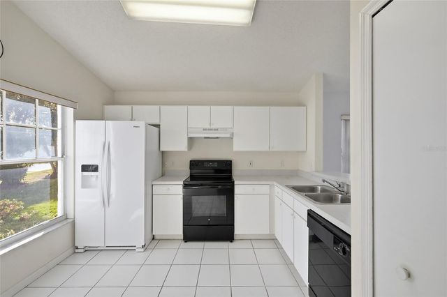 230 INDIAN POINT CIRCLE, Kissimmee, FL 34746