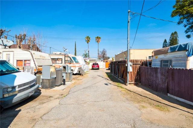 584 E H Street, Colton, CA 92324