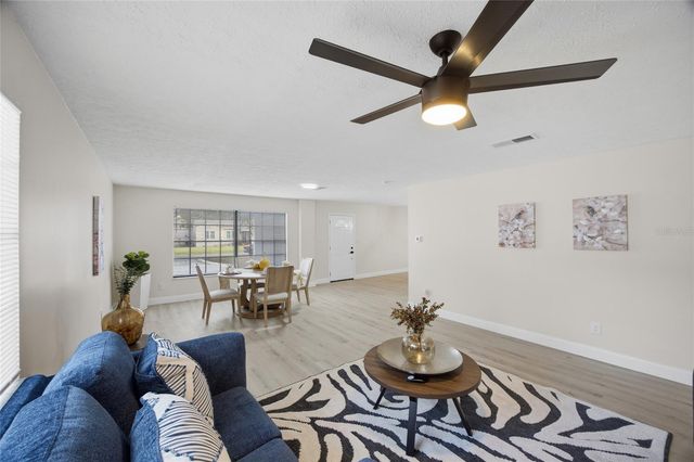 920 W CANDLEWOOD AVENUE, Tampa, FL 33603