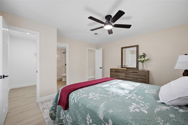 920 W CANDLEWOOD AVENUE, Tampa, FL 33603