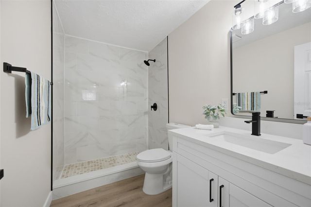 920 W CANDLEWOOD AVENUE, Tampa, FL 33603