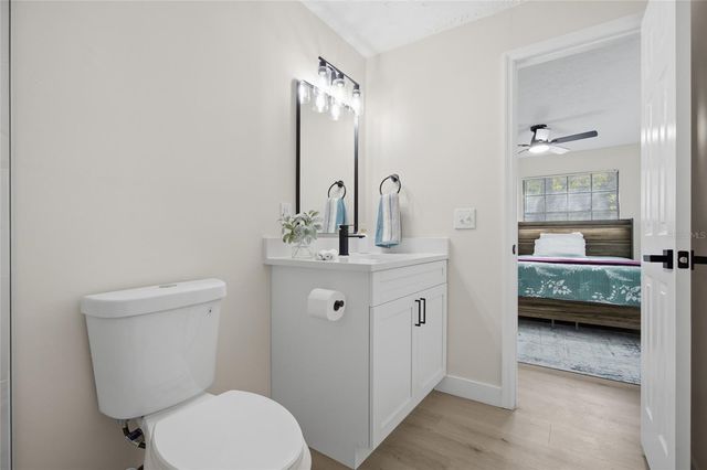 920 W CANDLEWOOD AVENUE, Tampa, FL 33603