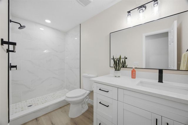 920 W CANDLEWOOD AVENUE, Tampa, FL 33603