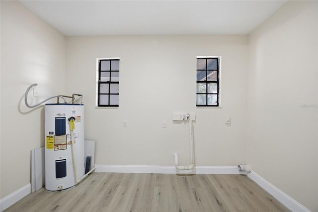 920 W CANDLEWOOD AVENUE, Tampa, FL 33603