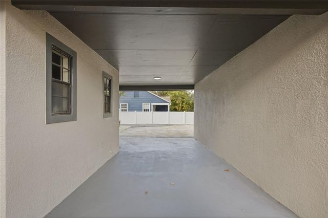 920 W CANDLEWOOD AVENUE, Tampa, FL 33603