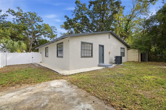 920 W CANDLEWOOD AVENUE, Tampa, FL 33603