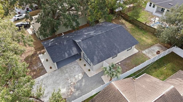 920 W CANDLEWOOD AVENUE, Tampa, FL 33603