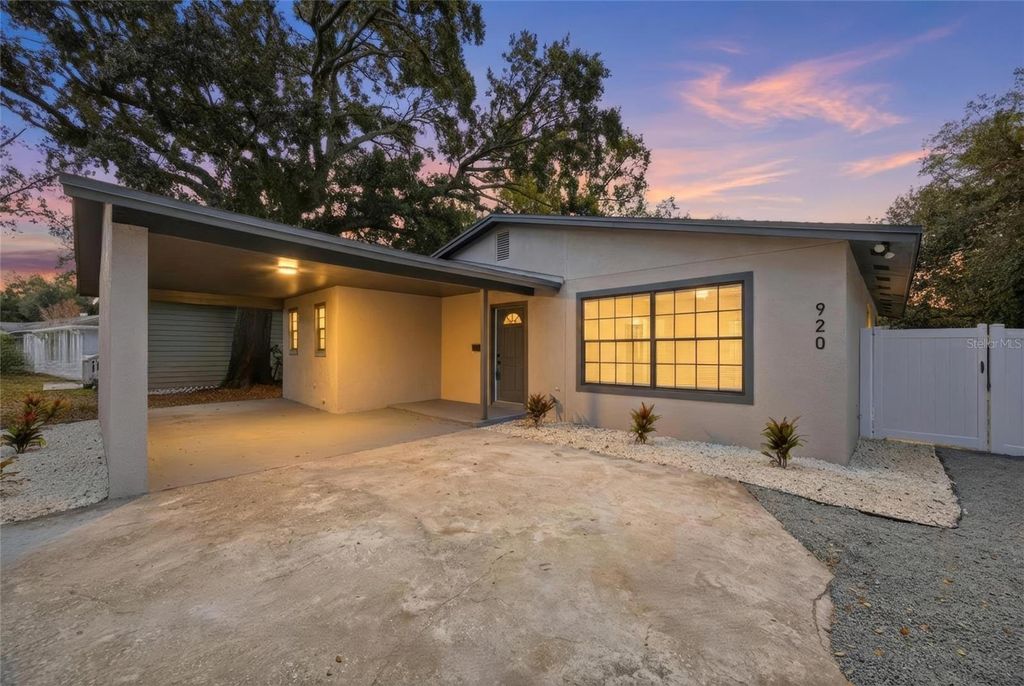 920 W CANDLEWOOD AVENUE, Tampa, FL 33603