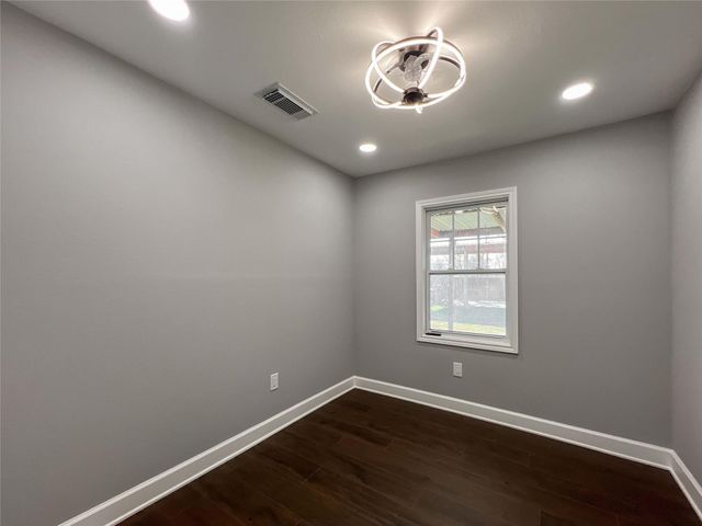 7966 Bonaire Street, Houston, TX 77028