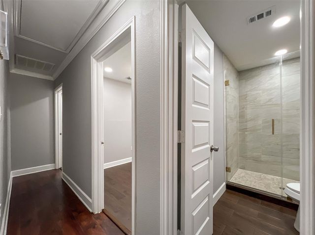 7966 Bonaire Street, Houston, TX 77028