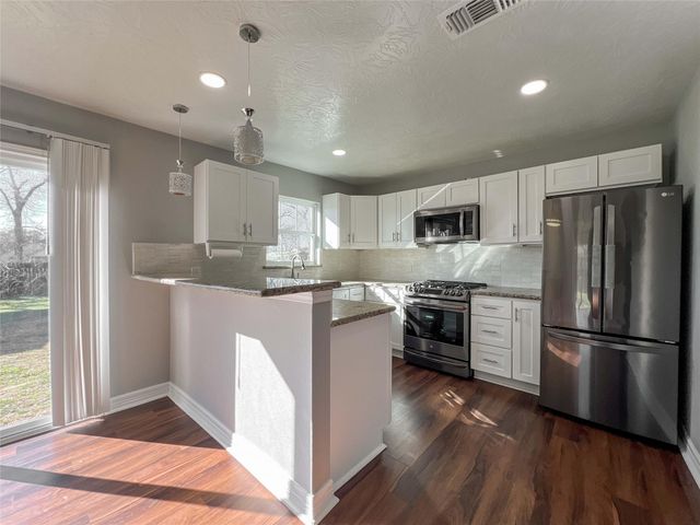 7966 Bonaire Street, Houston, TX 77028