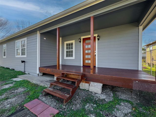 7966 Bonaire Street, Houston, TX 77028