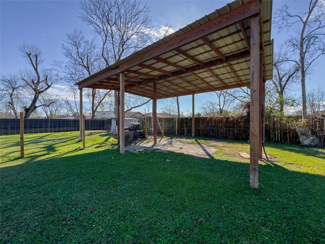 7966 Bonaire Street, Houston, TX 77028