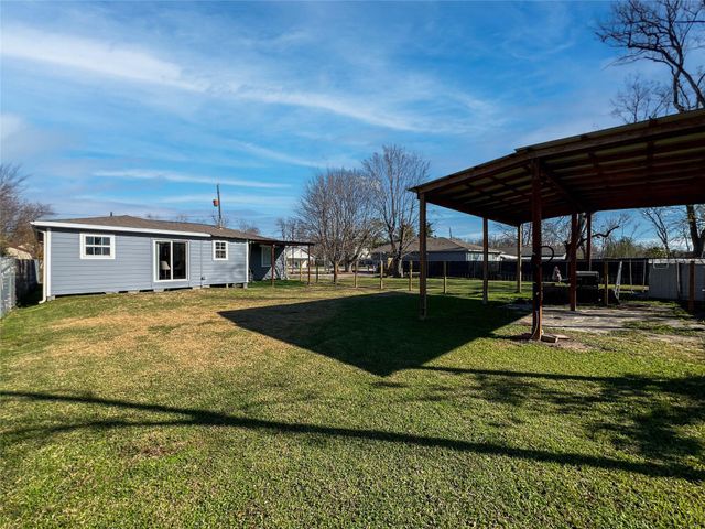 7966 Bonaire Street, Houston, TX 77028