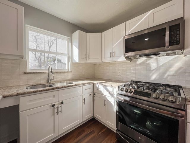 7966 Bonaire Street, Houston, TX 77028