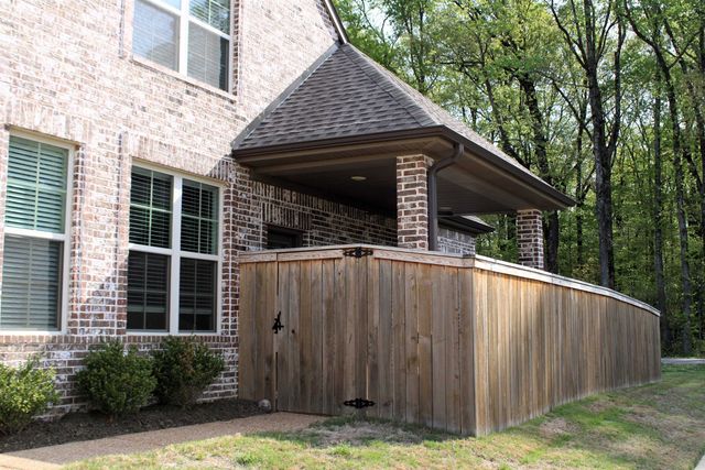 564 HOLDEN DR, Cordova, TN 38018