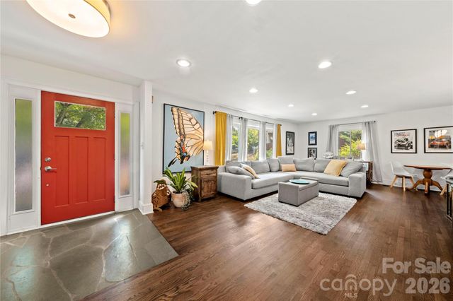 1206 Hollow Tree Court, Charlotte, NC 28226