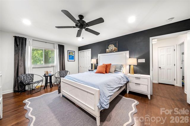 1206 Hollow Tree Court, Charlotte, NC 28226