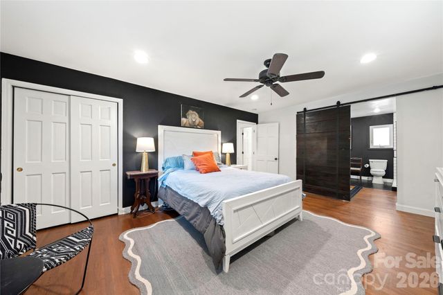 1206 Hollow Tree Court, Charlotte, NC 28226