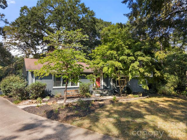 1206 Hollow Tree Court, Charlotte, NC 28226