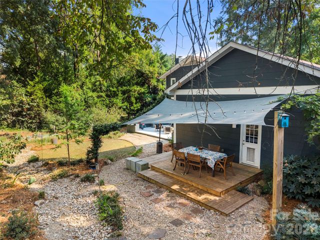 1206 Hollow Tree Court, Charlotte, NC 28226
