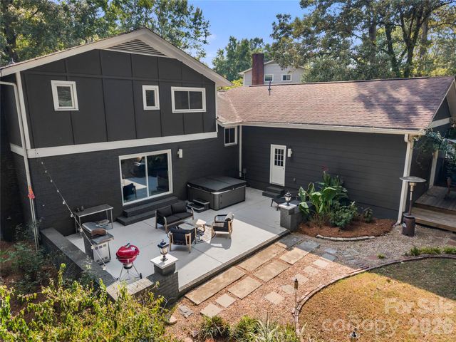 1206 Hollow Tree Court, Charlotte, NC 28226