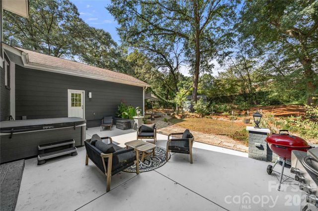 1206 Hollow Tree Court, Charlotte, NC 28226