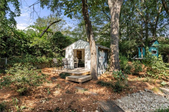 1206 Hollow Tree Court, Charlotte, NC 28226