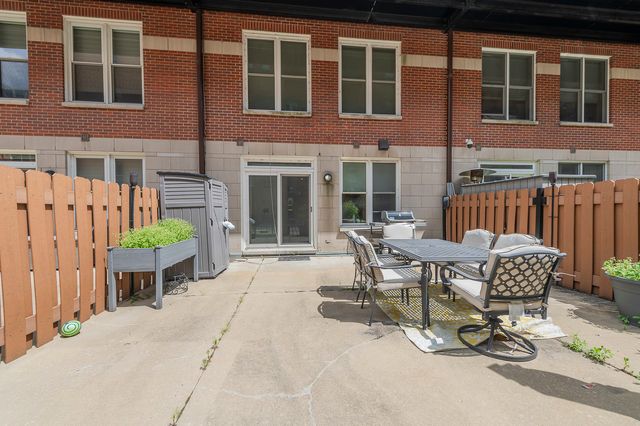 419 W GRAND Avenue G, Chicago, IL 60654