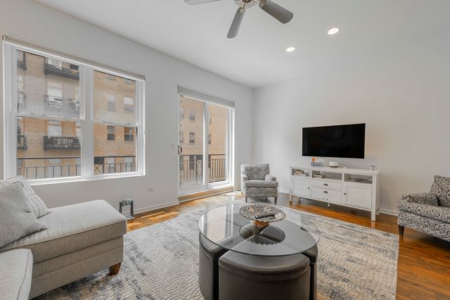419 W GRAND Avenue G, Chicago, IL 60654