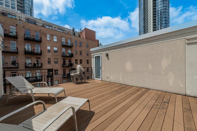 419 W GRAND Avenue G, Chicago, IL 60654