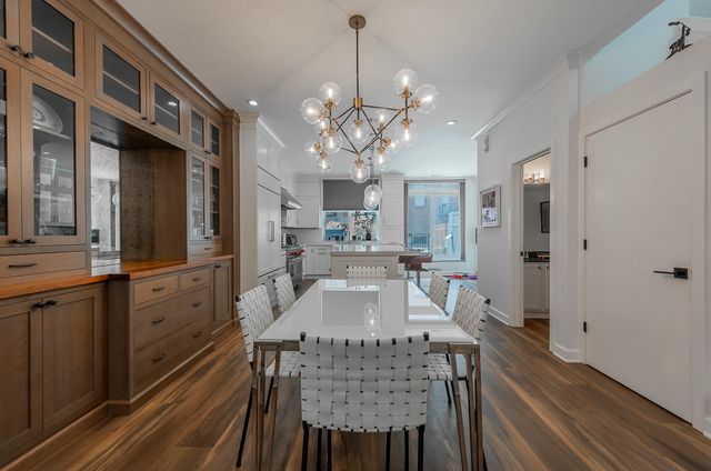 419 W GRAND Avenue G, Chicago, IL 60654