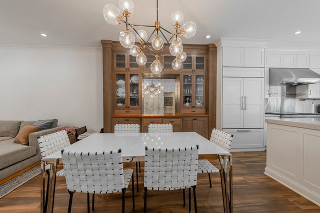 419 W GRAND Avenue G, Chicago, IL 60654