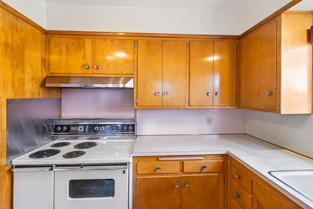 1908 27th St, Sacramento, CA 95816