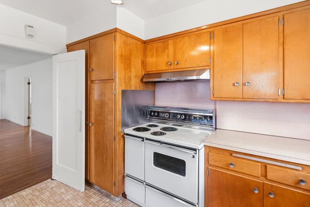 1908 27th St, Sacramento, CA 95816